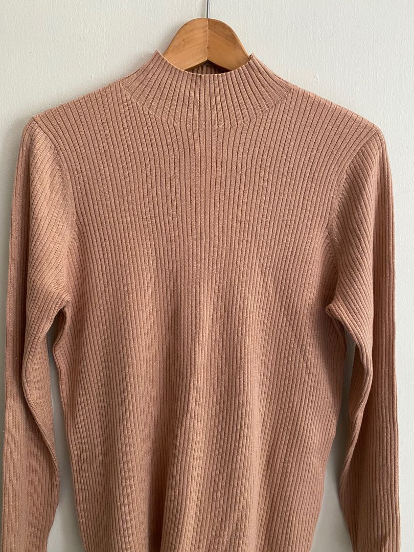 uniqlo ribbed mock neck