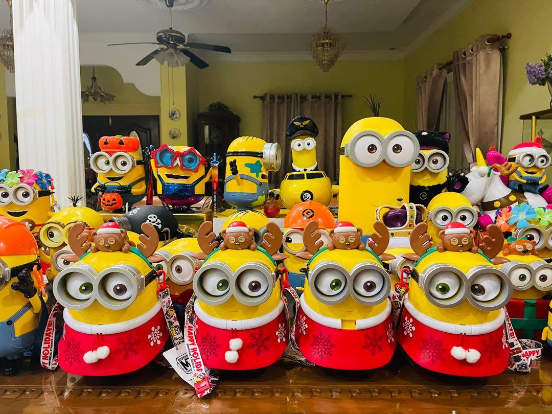 USJ Christmas minion popcorn bucket reindeer Bob & Santa Tim, Hobbies & Toys, Collectibles