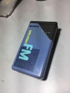 Vintage Sony Walkman SRF-16W  FM Radio Receiver  Working