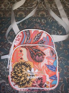 (Category: ) located in . Submitted by prettyxthingsx (Listing ID 1119541462, Image 1). Description: .