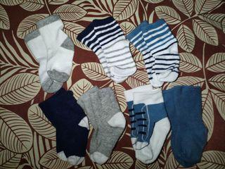 Assorted binnie/cap and socks for newborn