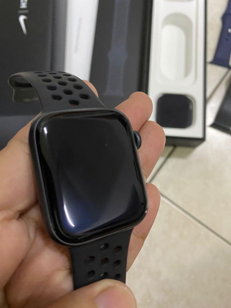 Apple watch series 5 black nike best sale