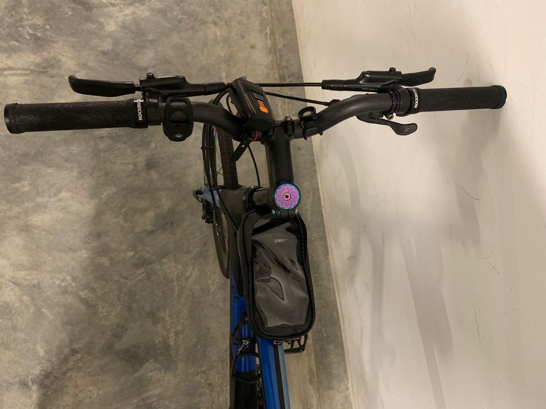 Java CL carbon mini velo (Category: Bicycles) located in Singapore. Submitted by mrpasta (Listing ID 1119601039, Image 3). Description: Java CL carbon 1x11 speed Shimano 105 ,used only ard 6 times . Under utilised , hence selling off. Change to Shimano 105 chain Change to Shimano RS700 Shifter Change to Shimano 105 cassette 11-30t Change to Shimano 105 rear derailleur SS Change to hollow tech litepro edge 56T Change to Kactus ceramic bottom brack