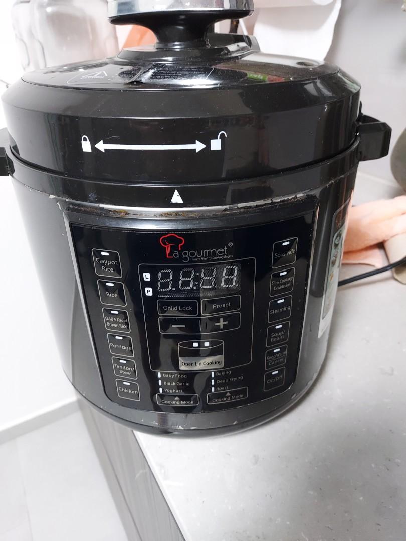 La gourmet pressure cooker, TV & Home Appliances, Kitchen Appliances, Other Kitchen Appliances