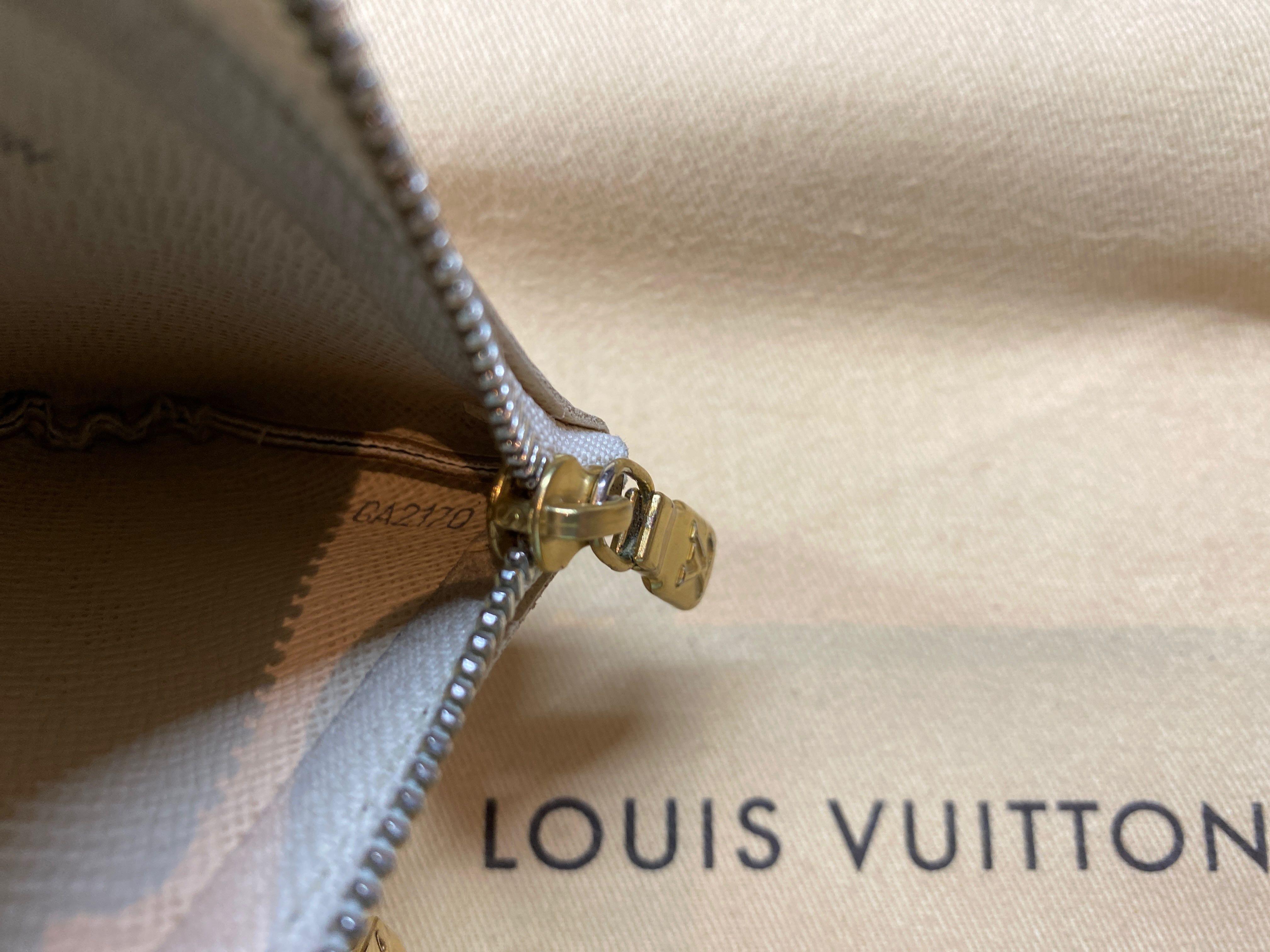 Louis Vuitton Damier Azur Key Pouch – SFN