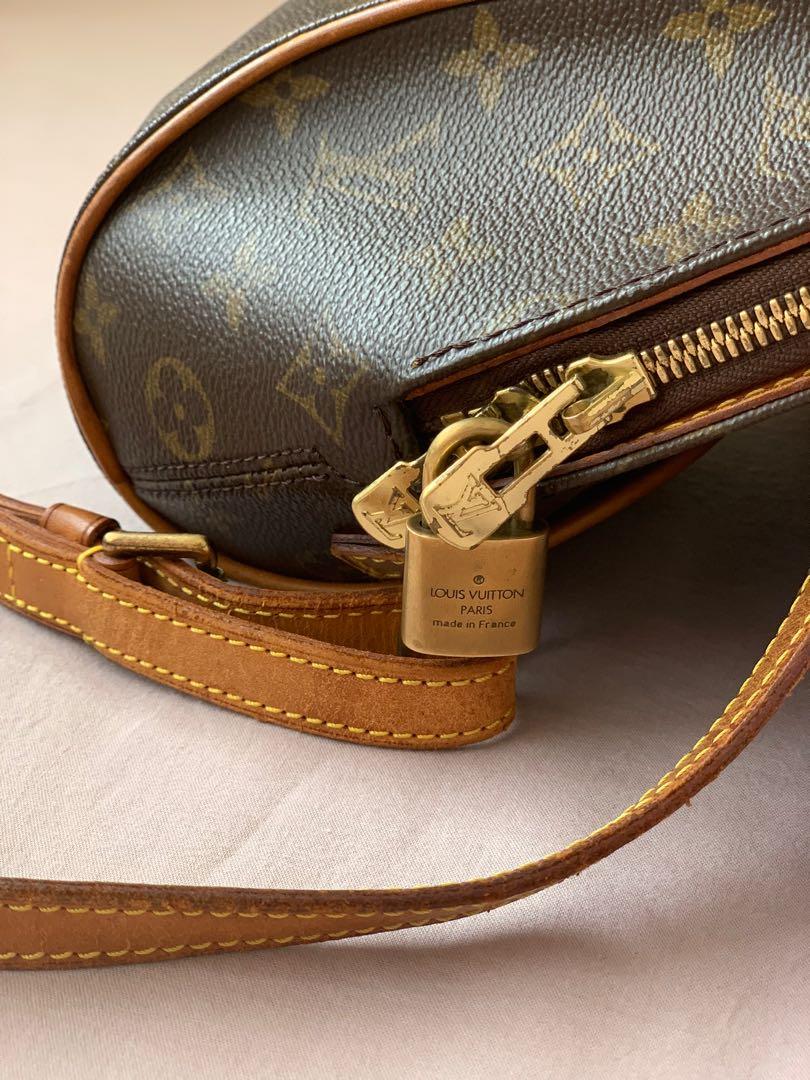 LV Ellipse Backpack (Category: Luxury Bags & Wallets) located in Taguig. Submitted by zablaza (Listing ID 1119588243, Image 2). Description: 100% Authentic Vintage LV Monogram Ellipse Sac a Dos PVC Backpack In excellent pre-owned condition with no major flaws, just few cracks on strap and minimal signs of usage. Comes with dust bag.