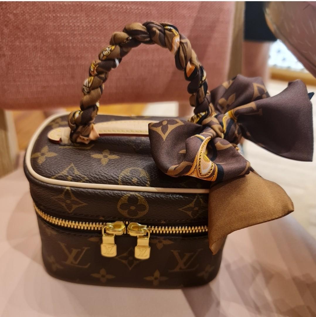 LV double zip purse, Women's Fashion, Bags & Wallets, Purses & Pouches on  Carousell