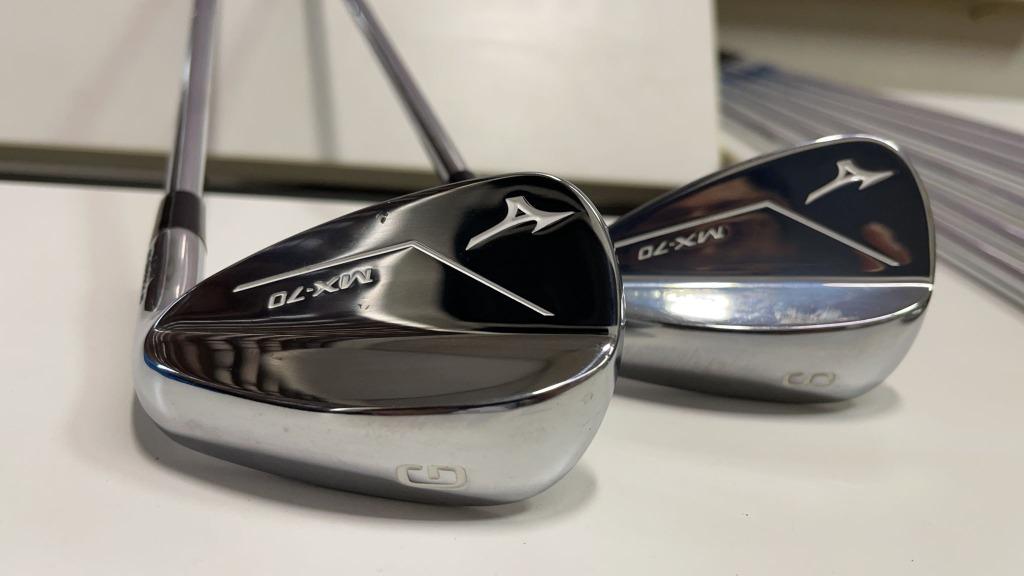 Mizuno mx70 top