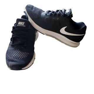 Nike zoom Pegasus 31 Black/white Sneakers, Size 7.5