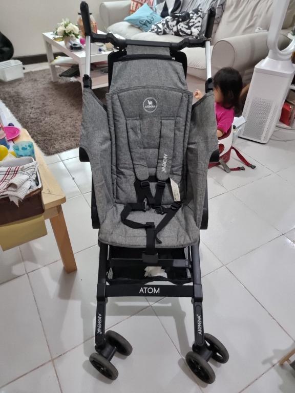 Akeeva atom stroller review top