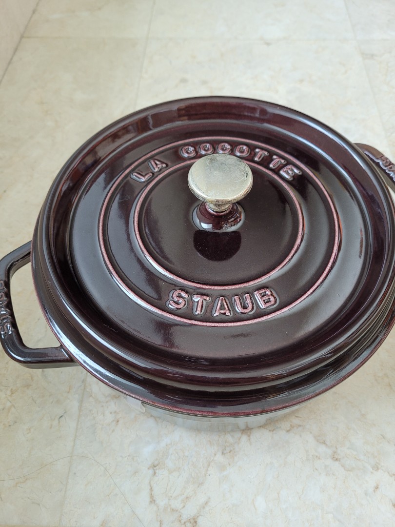 Staub French Oven La Cocotte 24cm, Furniture & Home Living, Kitchenware