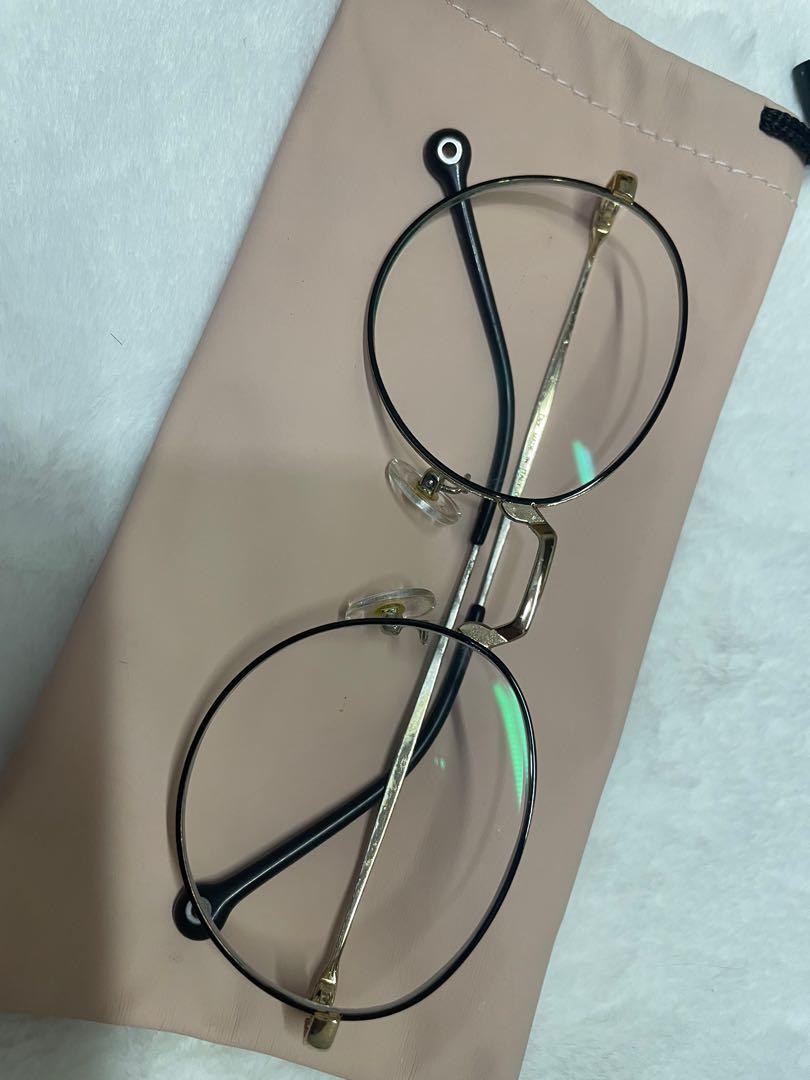 SUNNIES SPECS (price is for both glasses) (Category: Sunglasses & Eyewear) located in Mandaluyong City. Submitted by user4261302 (Listing ID 1119585495, Image 3). Description: ⟢ mop: gcash / bdo ⟢ mod: ggx (direct / sco).