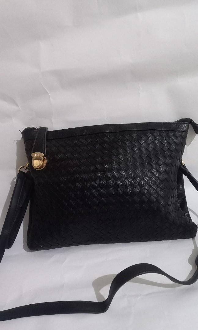 Tas marcopolo sling bag clutch