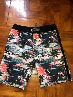THE QUIkSILVER printed board shorts S30