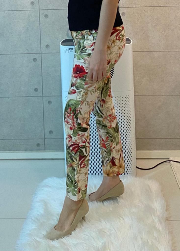 Zara Floral pants, Women's Fashion, Bottoms, Jeans & Leggings on