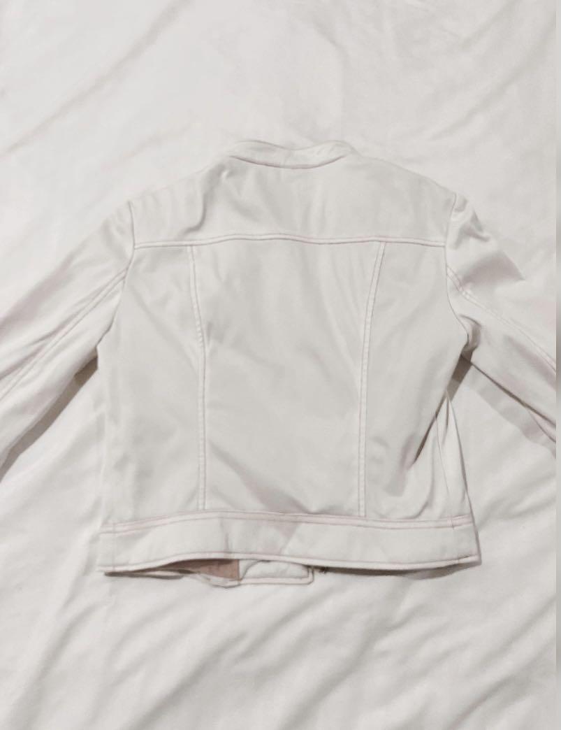 Zara Leather Off White Jacket (Category: Coats, Jackets and Outerwear) located in Mandaluyong City. Submitted by movingoutph (Listing ID 1119563326, Image 3). Description: .