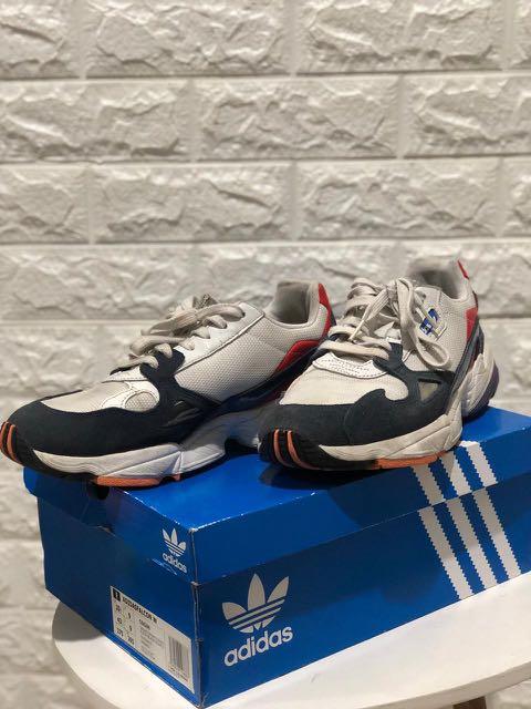 Harga adidas hotsell falcon kylie jenner