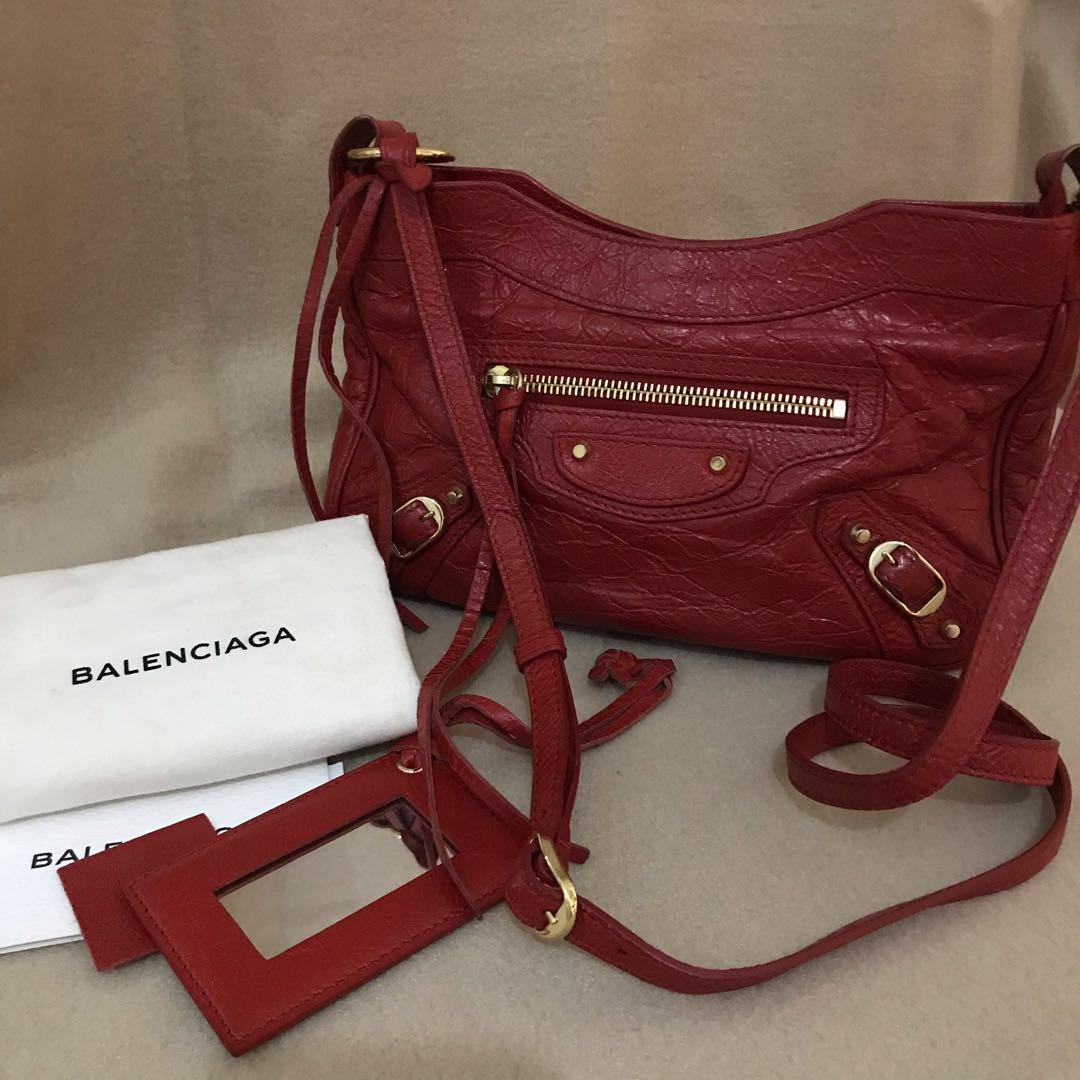 Balenciaga rare hip bag (Category: Luxury Bags & Wallets) located in Antipolo. Submitted by starstyleph (Listing ID 1119704566, Image 1). Description: Authentic Balanciaga classic hip bag Personal fave! Color: red lipstick Size: 20x14cm Material: lamb leather MOP: bdo/bpi Shipping: lalamove/gogoexpress.