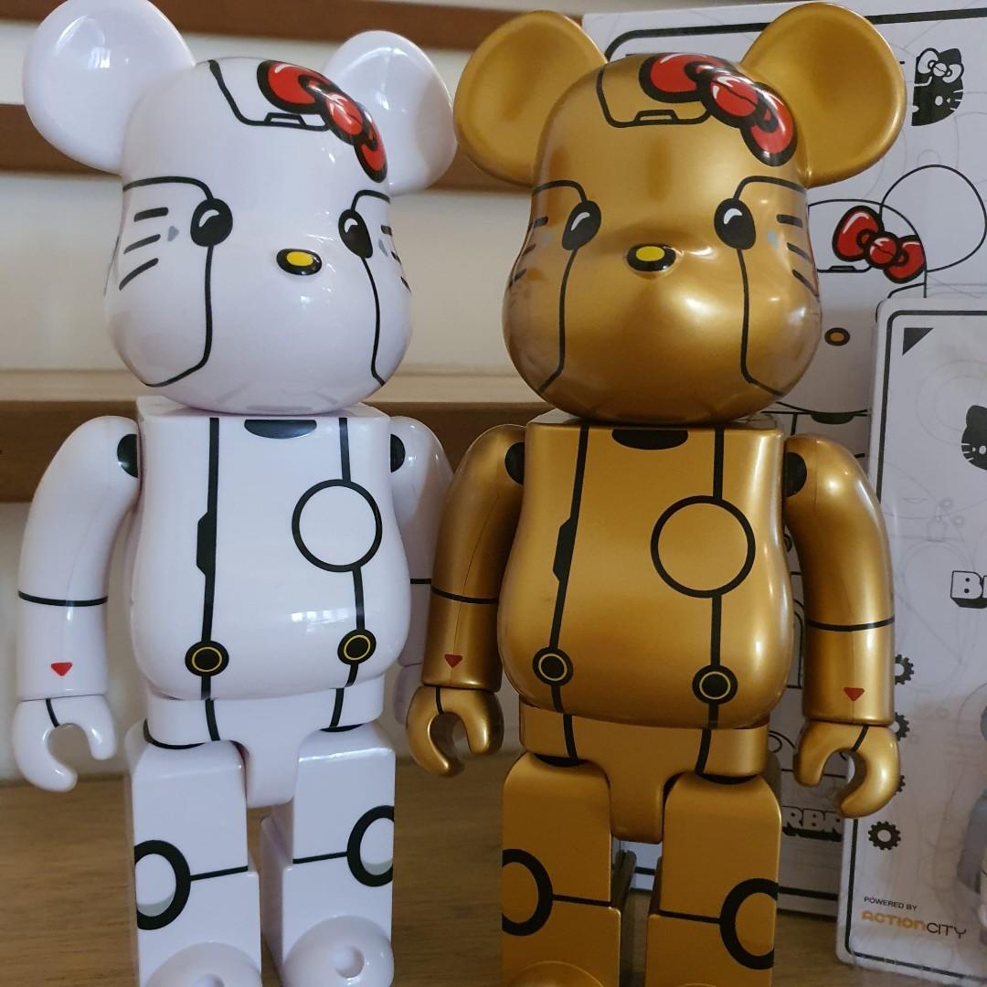 Bearbrick Hello Kitty Robot White + Gold set (400 + 100), Hobbies