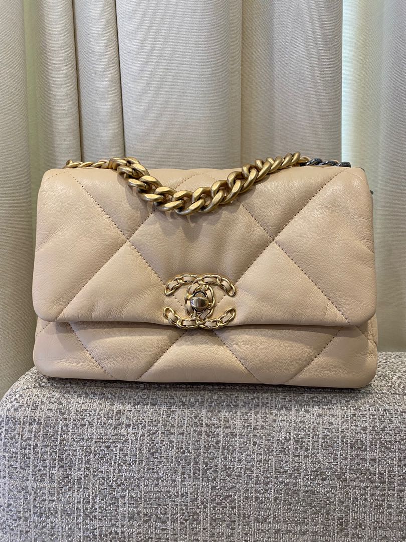 Chanel 19 beige small sales