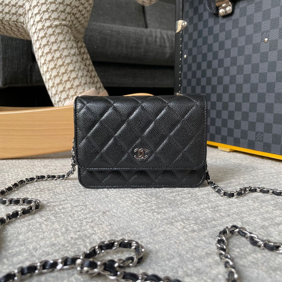 Chanel Mini Wallet On Chain, Luxury, Bags  Wallets on Carousell