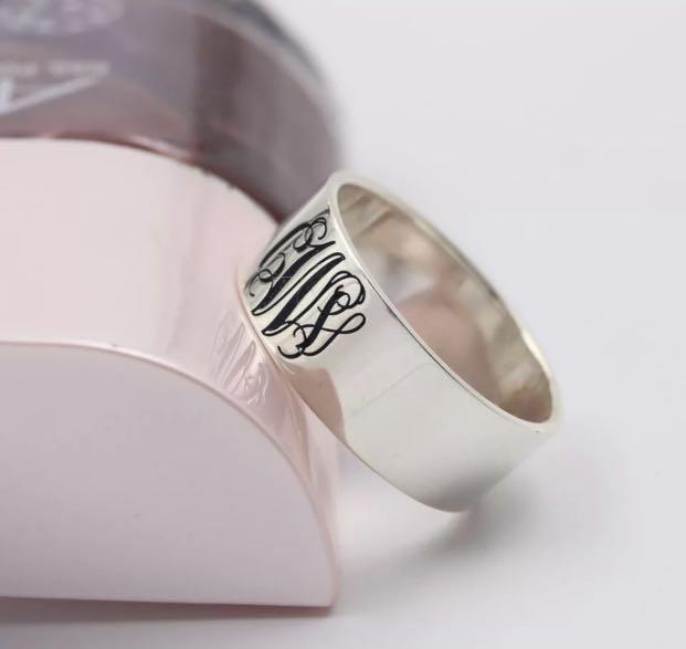 Matching discount engraved rings