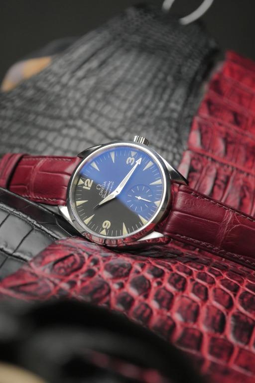 Maroon leather outlet watch strap