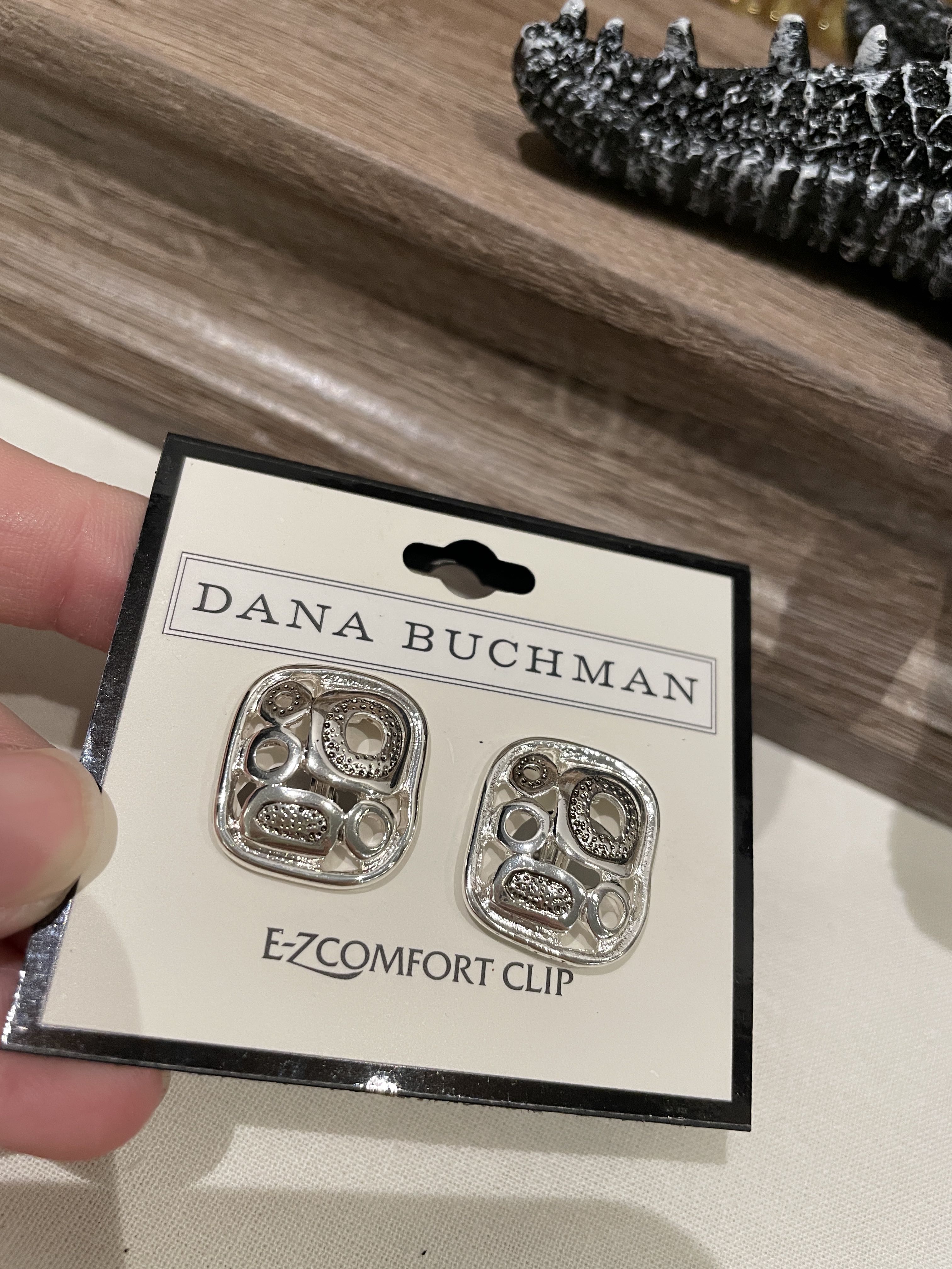 Dana buchman top clip earrings