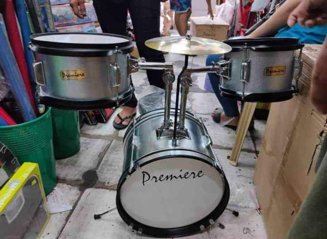 Drum Set Mini (Category: Musical Instruments) located in Manila. Submitted by my_haru (Listing ID 1119635802, Image 1). Description: BRAND NEW ! DRUM SET MINI (Premier) Inclusion: > 1 pc Snare drum > 1pc Tom drum > 1pc Bass drum > 1pc Kick pedal > 1pc Cymbal > 1pc Chair > 2pcs Drum Stick ∆ We Deliver via Lalamove ∆ COD, GCash or Online Banking. Pm for more inquiries..