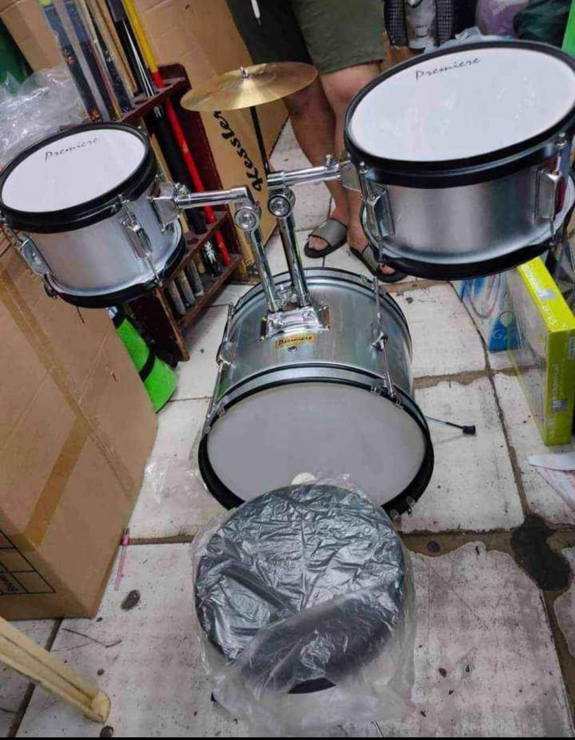 Drum Set Mini (Category: Musical Instruments) located in Manila. Submitted by my_haru (Listing ID 1119635802, Image 2). Description: BRAND NEW ! DRUM SET MINI (Premier) Inclusion: > 1 pc Snare drum > 1pc Tom drum > 1pc Bass drum > 1pc Kick pedal > 1pc Cymbal > 1pc Chair > 2pcs Drum Stick ∆ We Deliver via Lalamove ∆ COD, GCash or Online Banking. Pm for more inquiries..