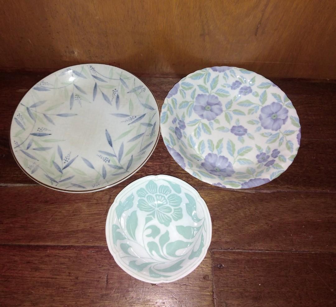 Floral Print Plates (Category: Dinnerware & Cutlery) located in Quezon City. Submitted by MahjasHomeCollections (Listing ID 1119753583, Image 1). Description: With brand 7.5".