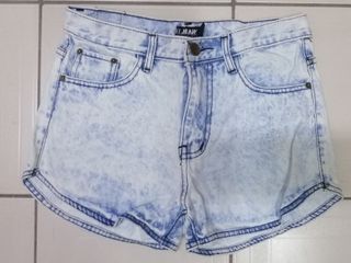 (Category: ) located in . Submitted by cl.lelong (Listing ID 1119653181, Image 1). Description: .