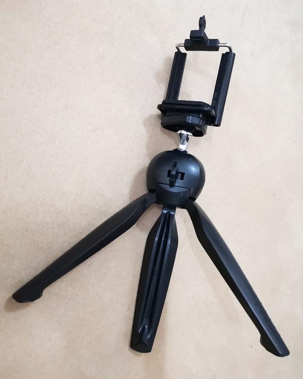 Mini Tripod (Category: Mounts & Holders) located in Quezon City. Submitted by skyebear (Listing ID 1119663661, Image 1). Description: .