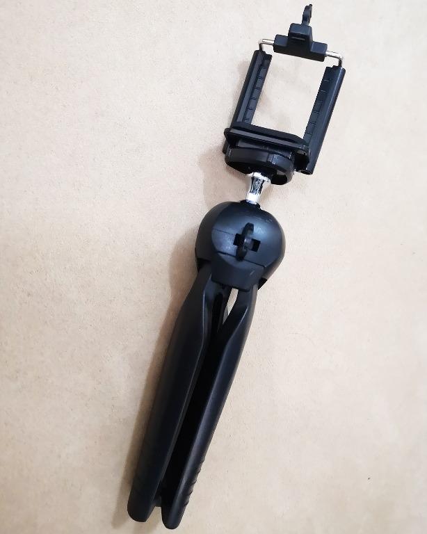 Mini Tripod (Category: Mounts & Holders) located in Quezon City. Submitted by skyebear (Listing ID 1119663661, Image 2). Description: .