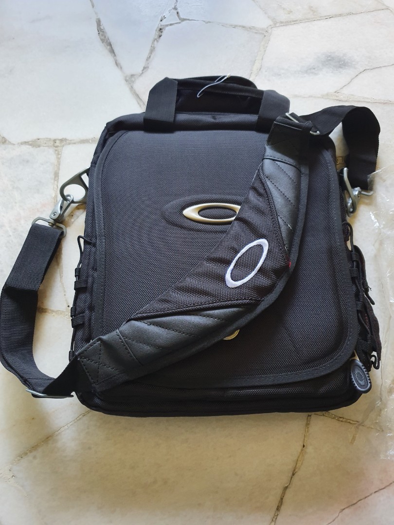 Oakley messenger bag, Men's Fashion, Bags, Sling Bags on Carousell