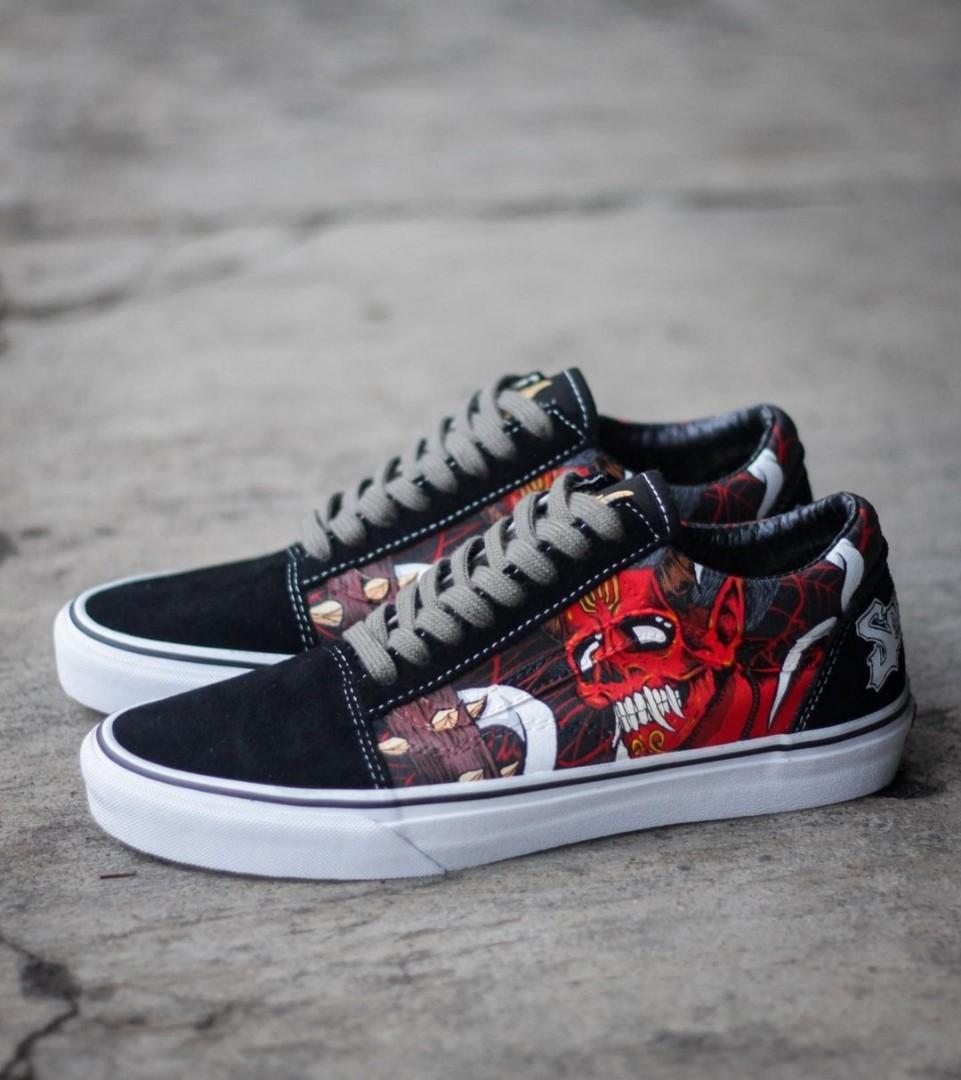 customize velcro vans