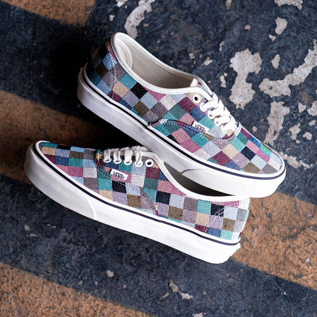 vans woven checkerboard