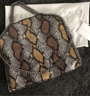 (Category: ) located in . Submitted by sgluxe88 (Listing ID 1119688008, Image 1). Description: .