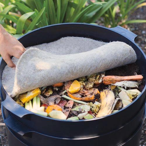 Tumbleweed CanOWorms Compost Bin, Furniture & Home Living, Gardening