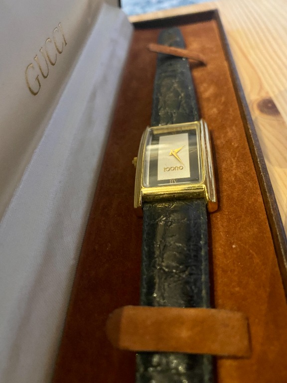 Vintage 1990s Gucci 2600M Men s Dress Watch Rare all original set