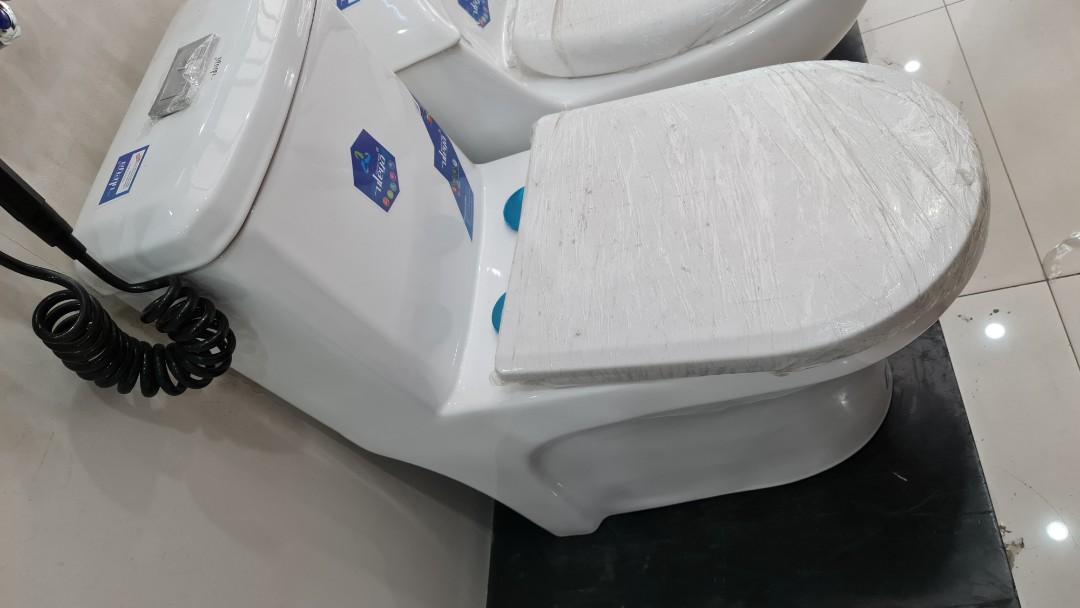 Water closet toilet bowl Dual flush brand uleya with fittings, Furniture & Home Living, Bathroom