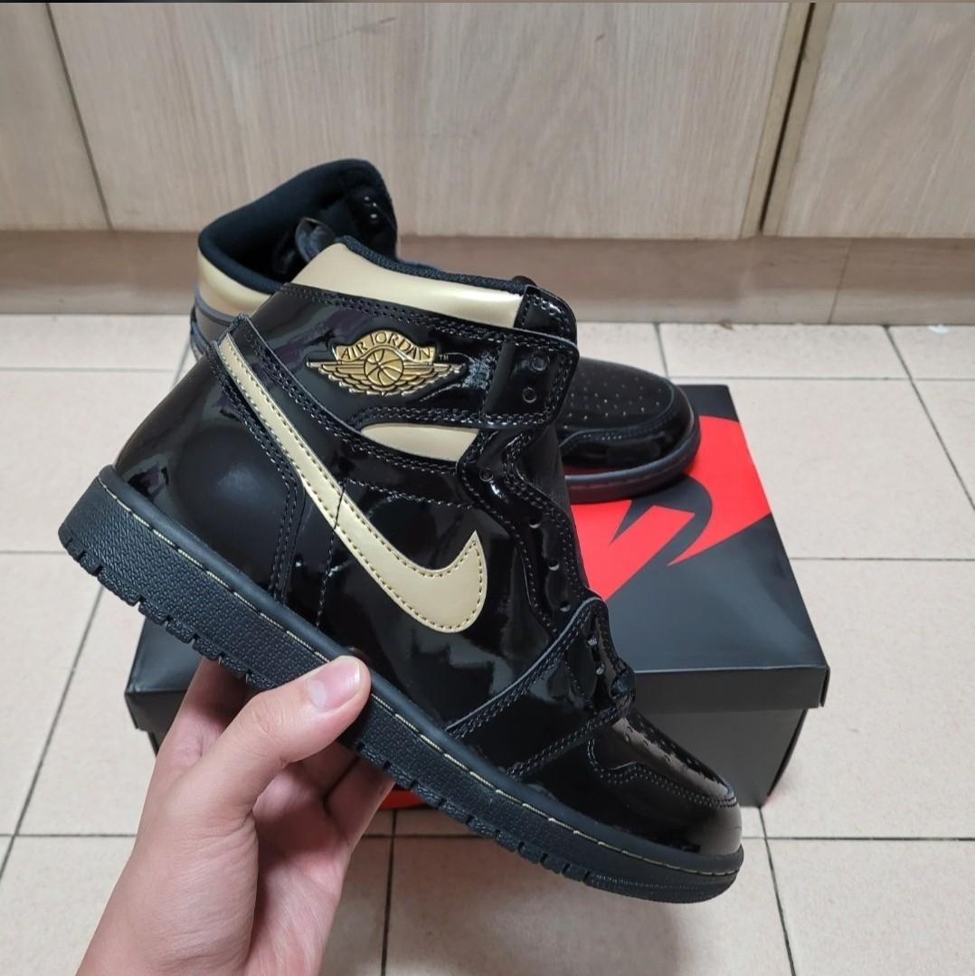 Air jordan 1 on sale high og black gold