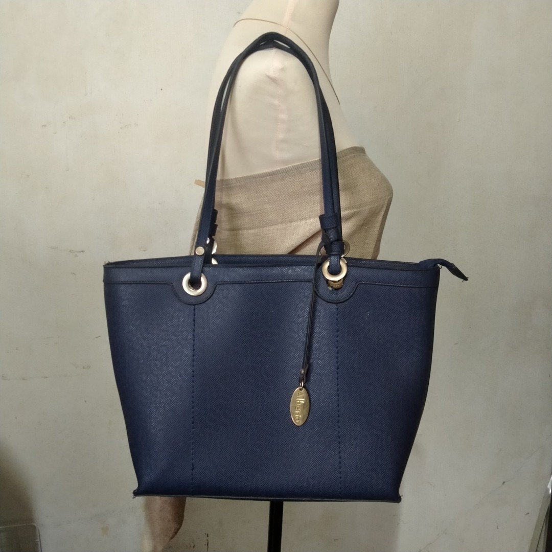 Alberto bag, Women's Fashion, Bags & Wallets, Shoulder Bags on Carousell