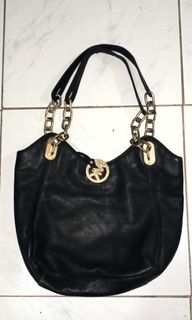 (Category: ) located in . Submitted by caloypreloved (Listing ID 1119308460, Image 1). Description: .