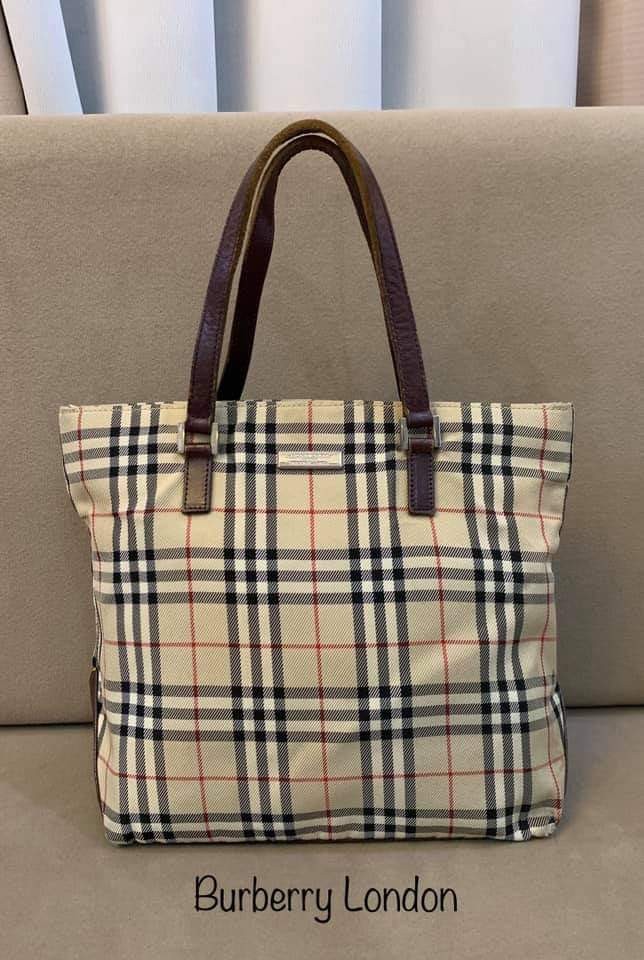 Burberry PVC and Leaher Tote Bag, Luxury, Bags & Wallets on Carousell