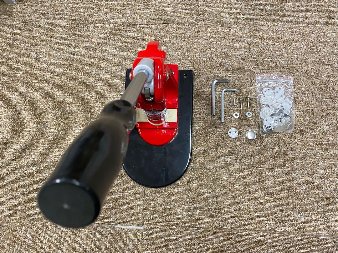 Button makers (Category: Craft Supplies & Tools) located in Singapore. Submitted by bountyrunner (Listing ID 1119876917, Image 6). Description: Good condition. What you see , what you will be getting . Reason selling: not in use . .