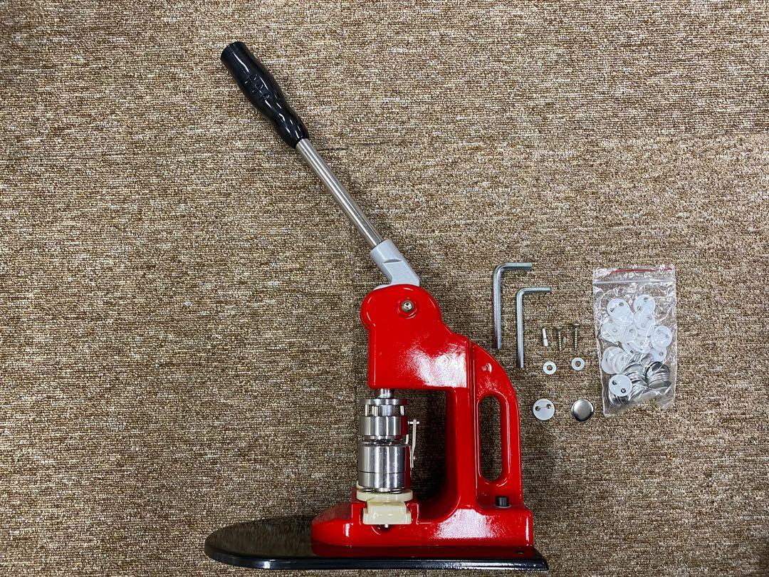 Button makers (Category: Craft Supplies & Tools) located in Singapore. Submitted by bountyrunner (Listing ID 1119876917, Image 2). Description: Good condition. What you see , what you will be getting . Reason selling: not in use . .