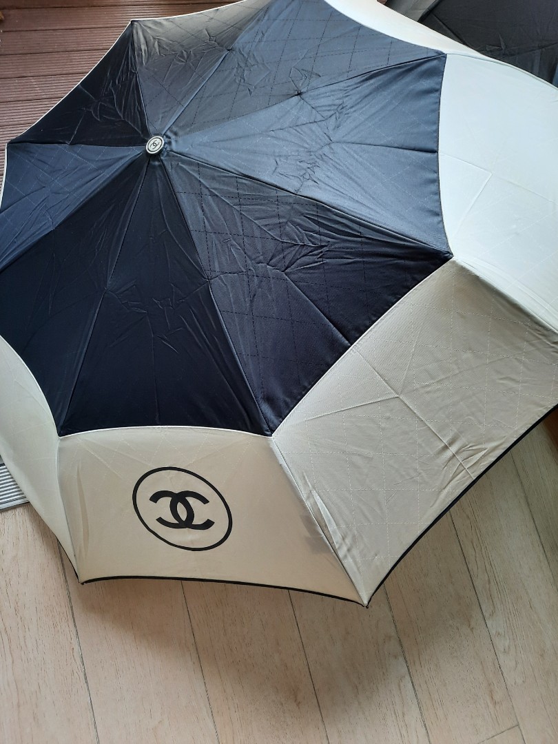 Chanel 雨傘, 名牌, 飾物及配件- Carousell