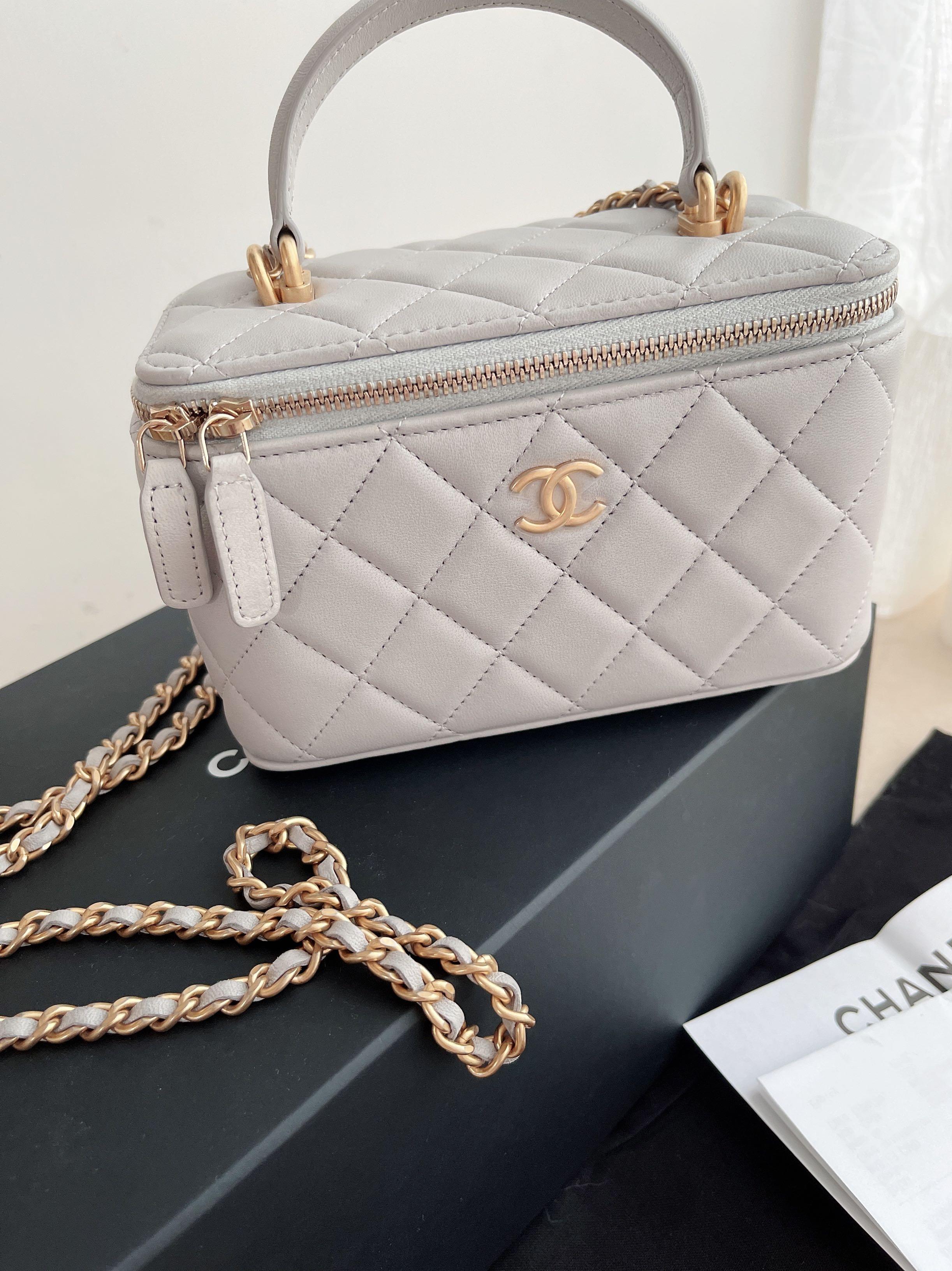Chanel vanity case grey deals