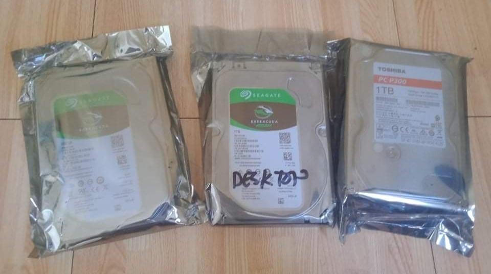 Desktop Hard Disk Drives - 500GB,1TB (Category: Hard Disks & Thumbdrives) located in Las Pinas. Submitted by borjamonica644 (Listing ID 1119880068, Image 2). Description: Desktop Hard Disk Drives - 500GB,1TB Brand New starts @ Prices below: DESKTOP HDD 1TB SEAGATE - 2,300 DESKTOP HDD 1TB TOSHIBA - 2,100 DESKTOP HDD 1TB TOSHIBA PC P300 - 2,300 DESKTOP HDD 1TB WESTERN DIGITAL - 2,400 DESKTOP HDD 500GB HITACHI - 1,200 DESKTOP HDD 500GB SEAGATE - 1,2